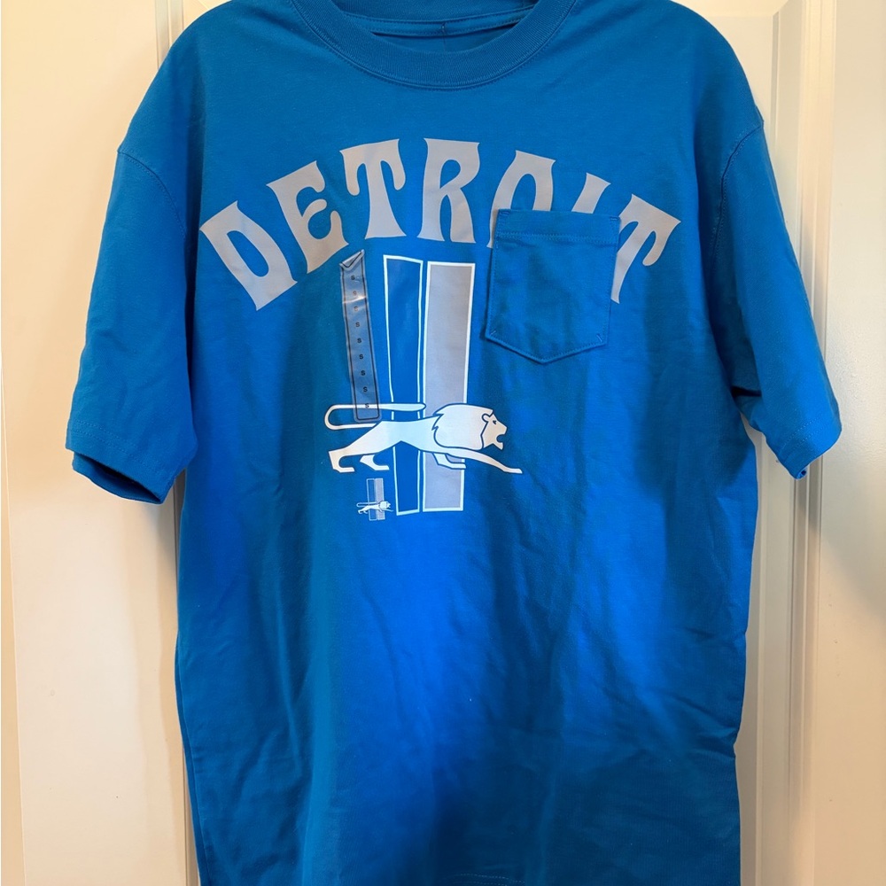 NWT Nike Detroit Lions Graphic Pocket Tee - Blue